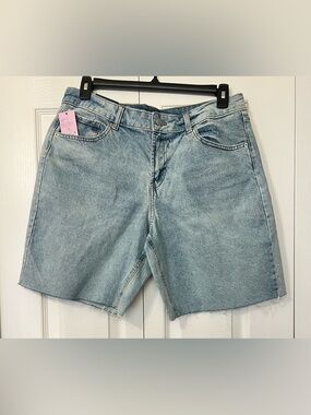 Wild Fable Women's Mid-Rise 10" Easy Rigid Cut-Off Denim Shorts Size 12 NWT